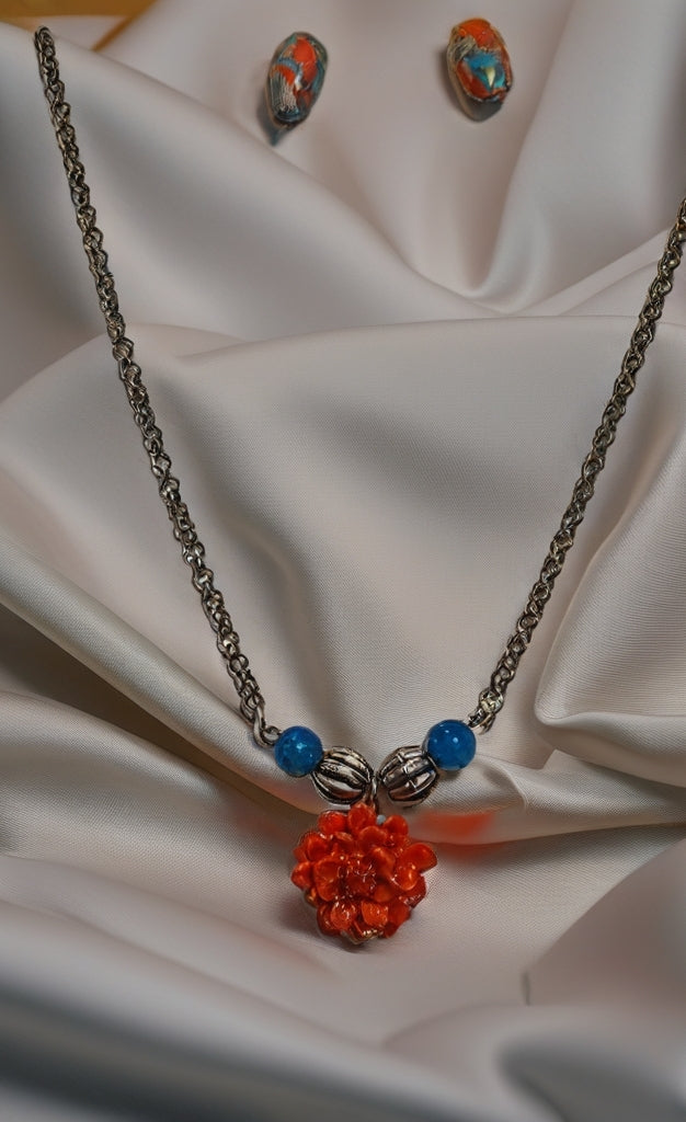 Marigold Horizon Necklace Set