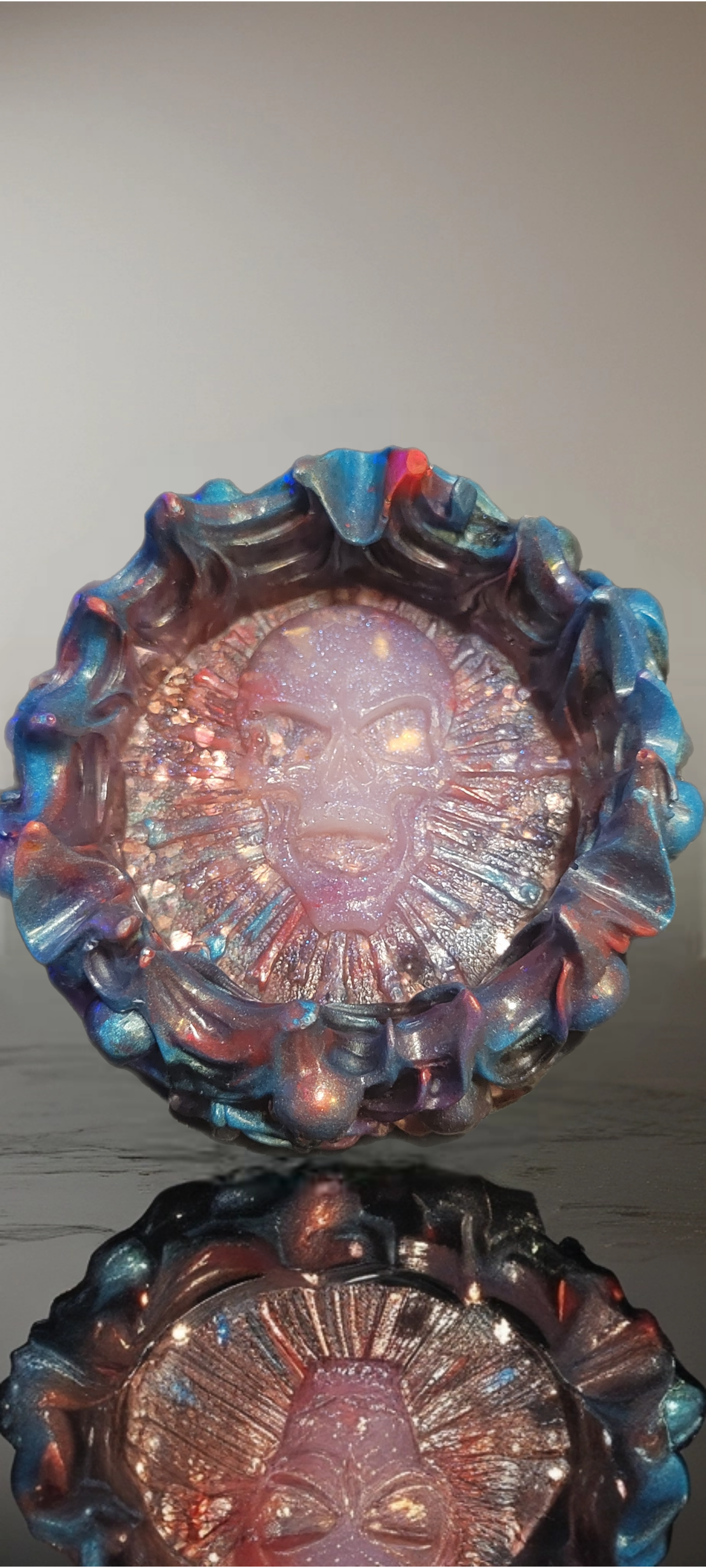 Resin bowl with skull theme