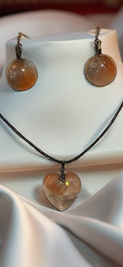 Resin heart pendant necklace and matching dangle earrings