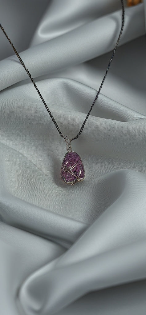 Honey Comb Ruby Pdndant